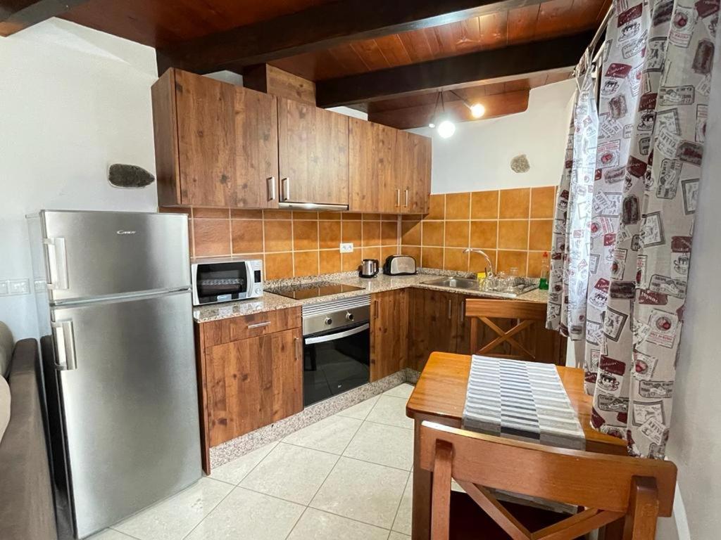 הוילה טינאחו Sun, Relax & Lava, Free Wifi 600Mb, Bbq מראה חיצוני תמונה